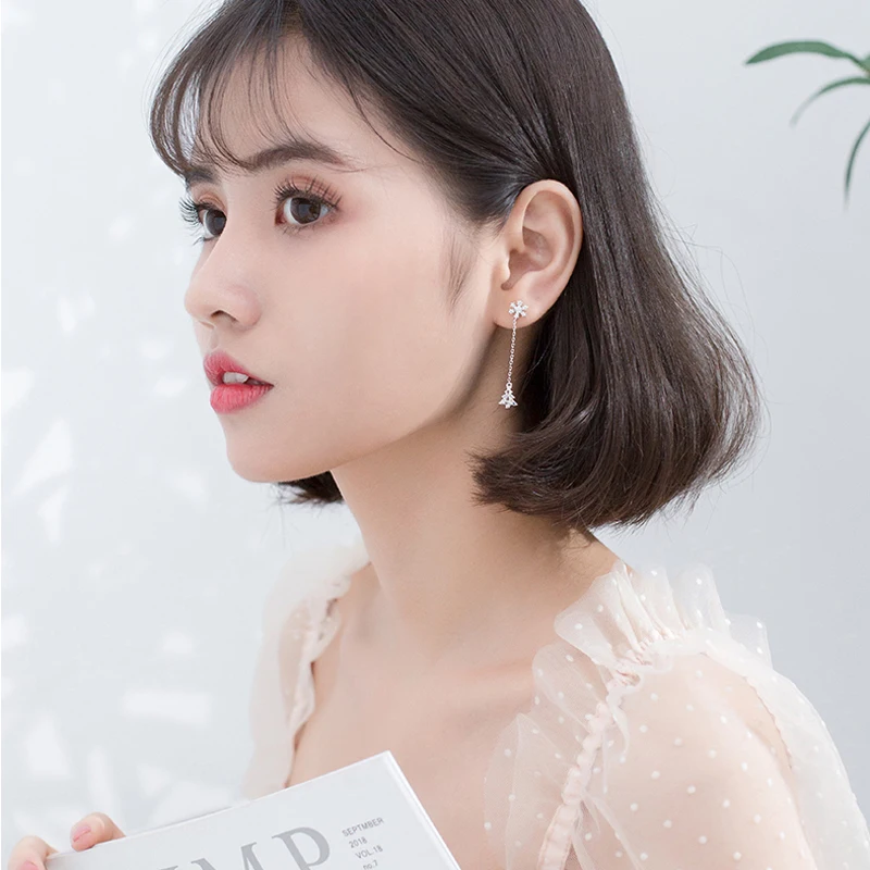 

Женские серьги-гвоздики в виде снежинки, из серебра 100% пробы