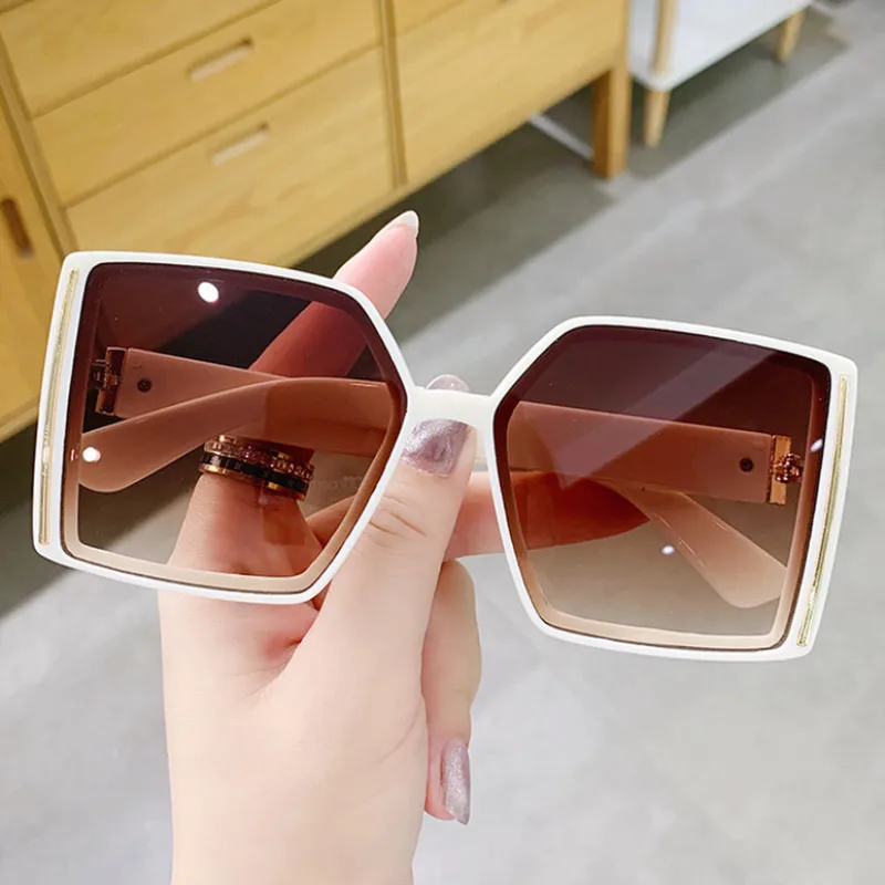 

2021 New Fashion Luxury Designer Sunglasses Women Vintage Classic Gradient Elegant Eyewear Oversized Square One Peice Sunshade