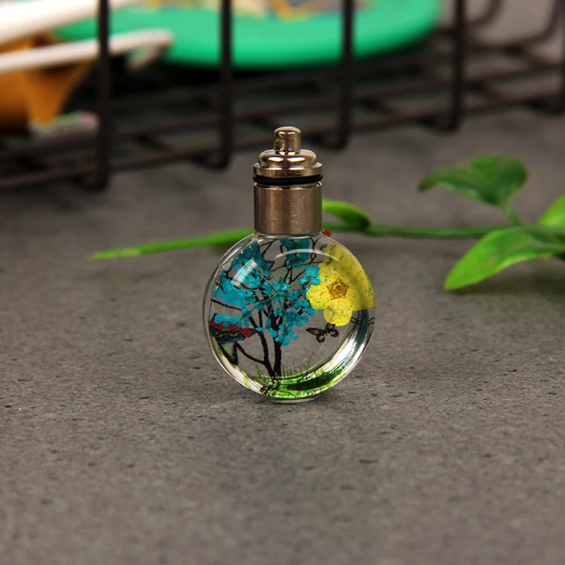 

Natural Dried Red Decorative Dried Flowers Necklace Pendant Dry Flower Plants Jewelry Heart Metal Glass Necklace Dropshipping