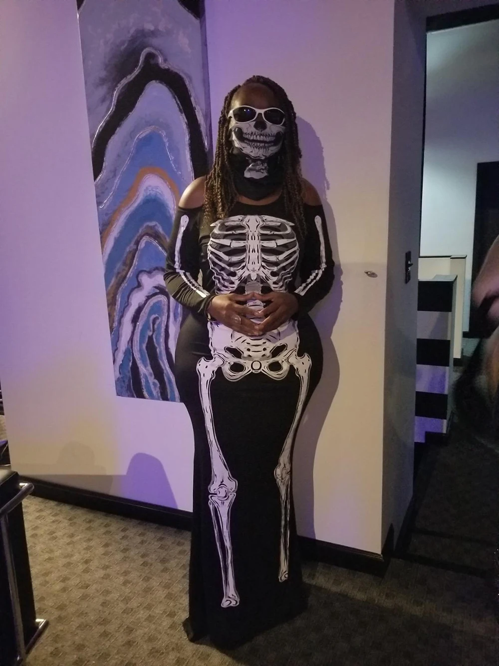 Женский костюм на Хэллоуин с открытыми плечами| |