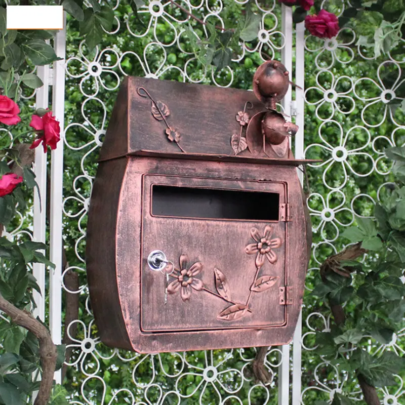 

Iron Mailbox Outer Post Metal Wall Hanging Letter Box Retro Handmade Creative Letter Postcard Box Home Gardening Outdoor Crafts