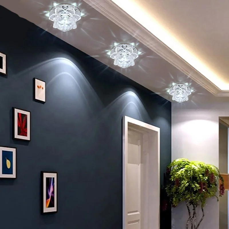 Натяжной потолок в коридоре. Натяжной потолок в прихожую с подсветкой. Точечные светильники для потолков. Натяжной потолок в коридоре. Натяжной потолок в прихожую с подсветкой.