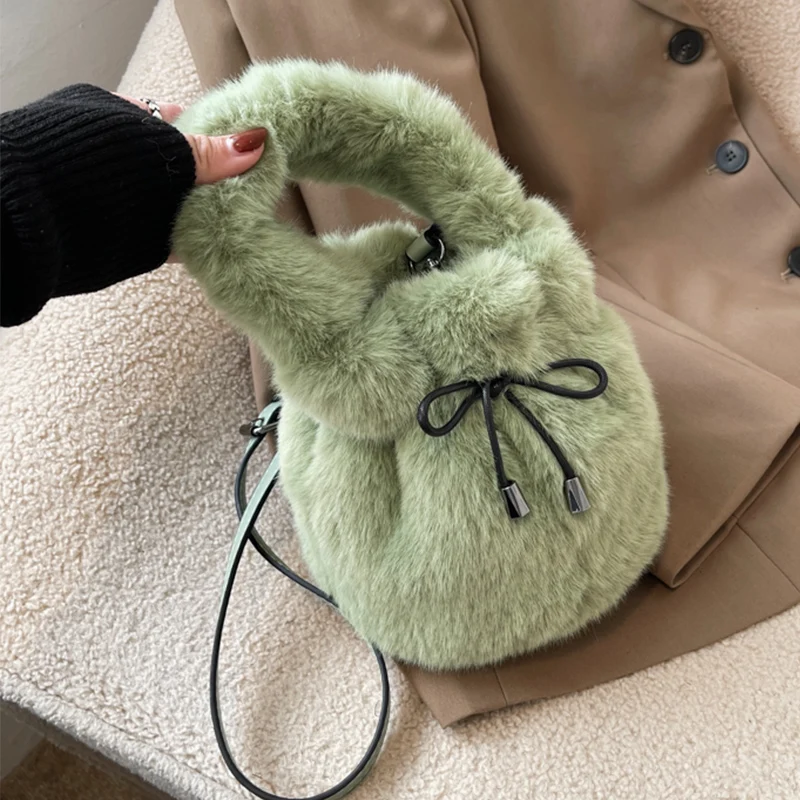 

New Cute Shoulder Bag for Women's Fashion Portable Soft Plush Handbag Female Winter Crossbody Clutches Travel Tote Bag Ladies