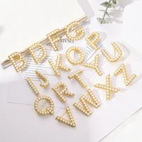 fashion korean pearl 26 english letter brooches pins metal gold color sweater suit badge brooch jewelry accessories for women