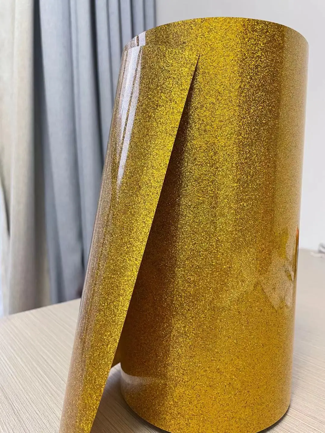 

Блестящая термотрансферная пленка WXPYU