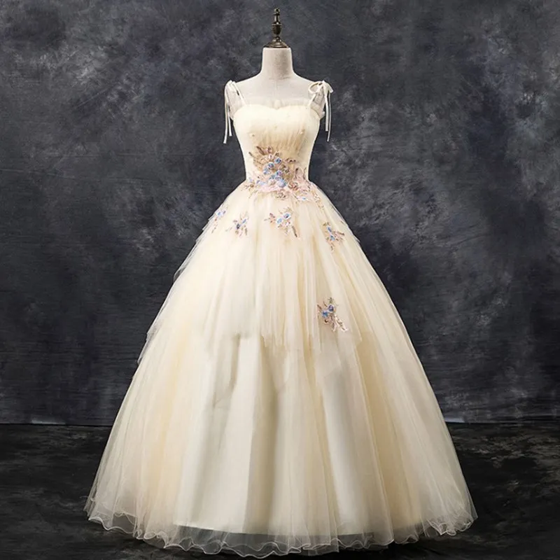 Женское платье на бретелях спагетти облегающее вечернее без рукавов с открытой