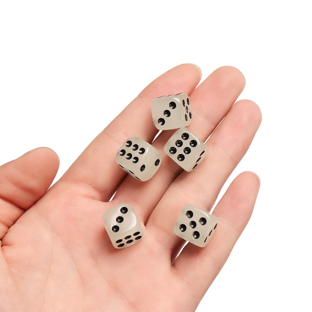 5PCS 14mm 6 Sided Noctilucent Dice Night Light Round Corner Cubes Bar KTV Entertainment RPG Game Dices Fun Drinking Tools Hot | Спорт и