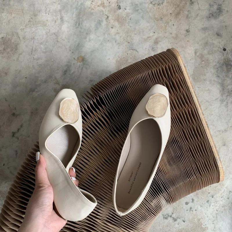 

2021korean Style Spring/Summer New Fashion Trending Low-Cut Pumps Women's Flat Metal Shoes