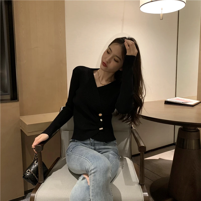 

Make firm offers irregular restoring ancient ways show thin sweater early autumn long-sleeved v-neck sweater coat