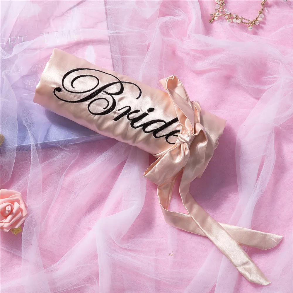 Атласный халат бордового цвета с надписью Невеста подружка невесты шелковое