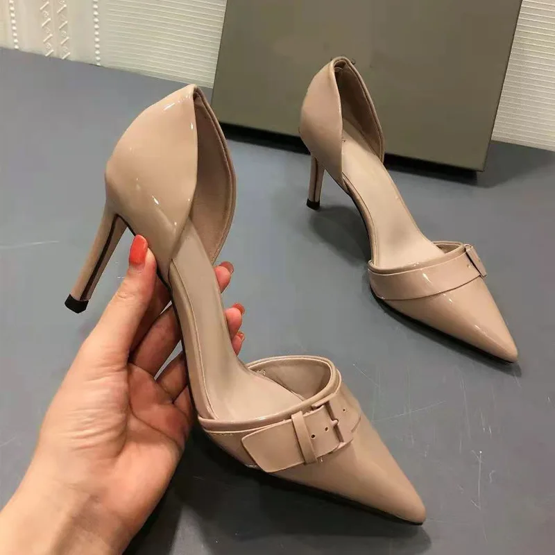 

Туфли женские из лакированной кожи, заостренный носок, высокий каблук-шпилька, ажурная модная профессиональная обувь с пряжкой, однотонные,...
