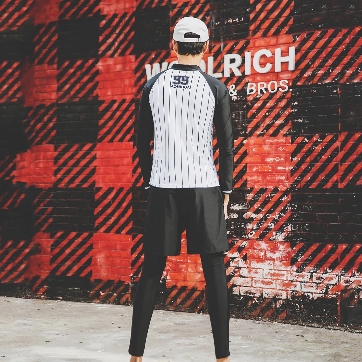 2019 New Korean Men's Two Pieces Swimwear Long-sleeved Trousers Shorts Surf Three-pieces Cool Quick-Dry Beach Suit Set |