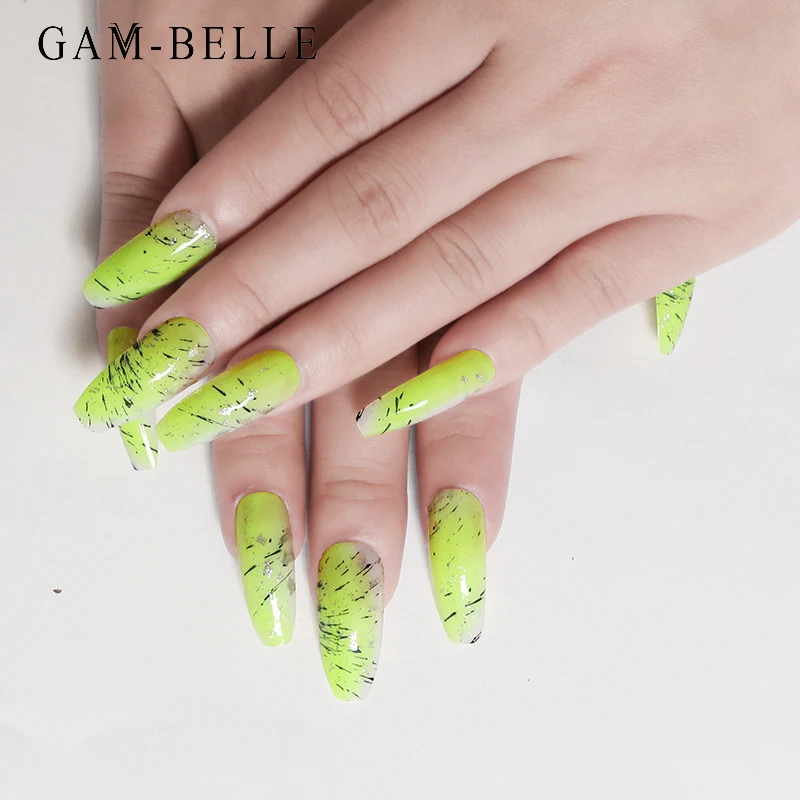 

Длинные французские накладные ногти с надписью «Балерина»