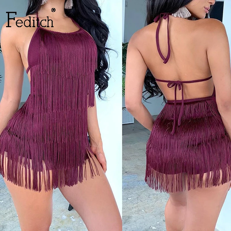 Женское облегающее платье с открытыми плечами открытой спиной и бахромой лето