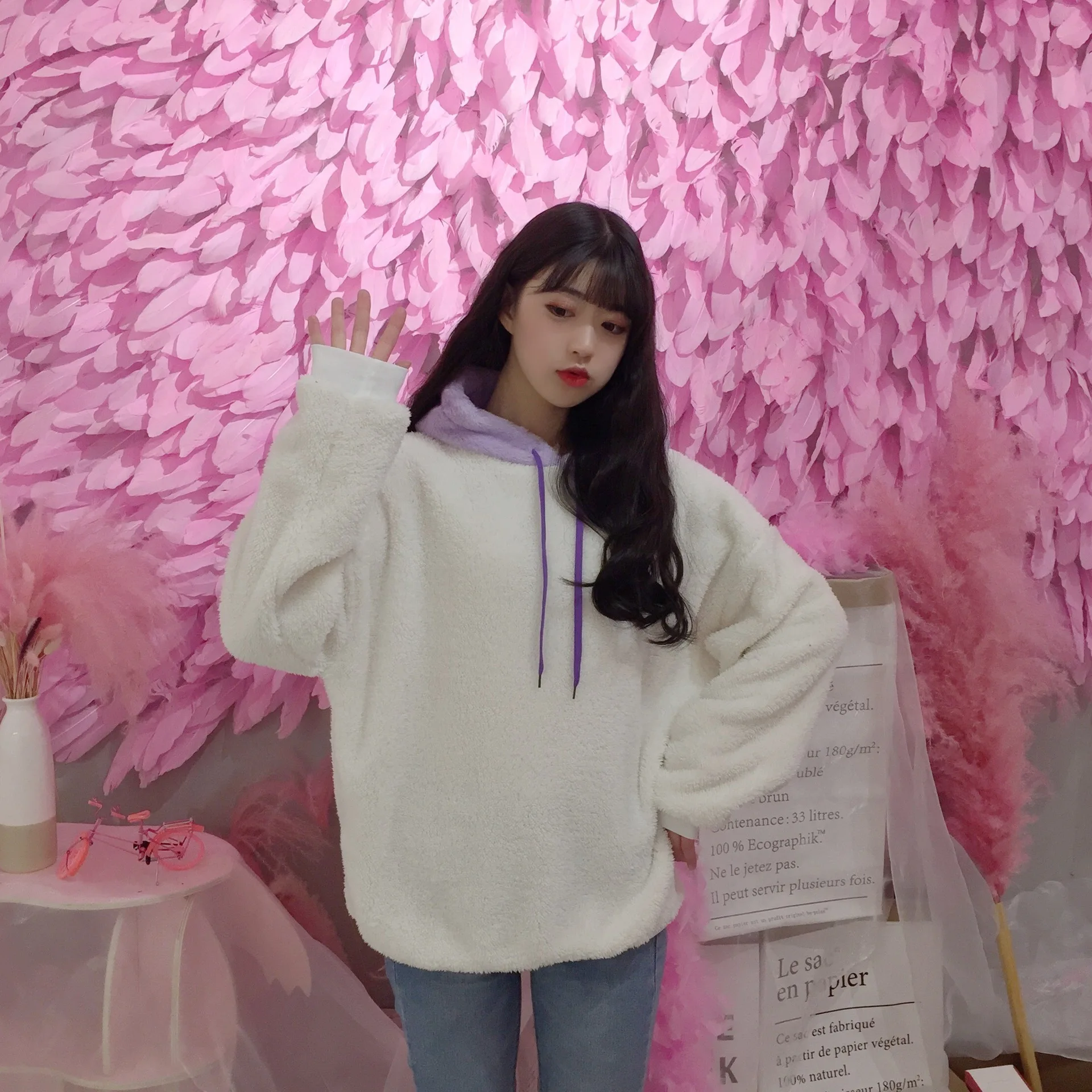 

Autumn/winter 2020 South Korea's new loose and thin 100 students thickened furry hat Wei Yi women's jacket tide