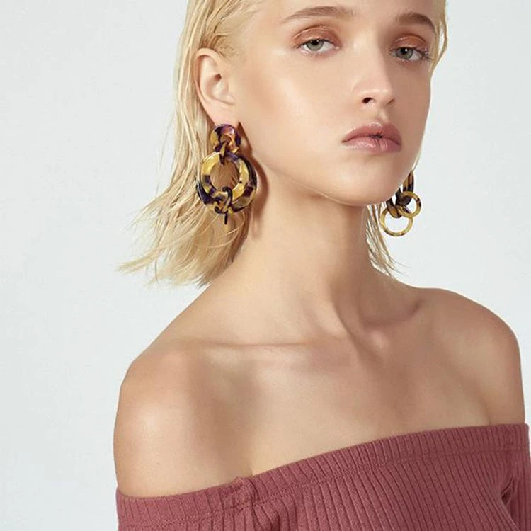 

i European and American fashion resin leopard white size circle color matching fashion atmosphere earrings