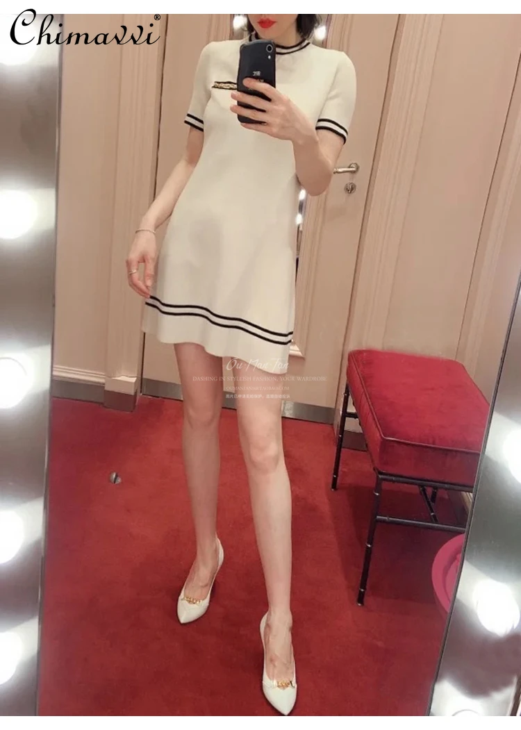 

Exquisite Retro Chain Decoration Dress Female Fashion Knitted Black White Contrast Color Short Sleeve Dress Simple Short Dress