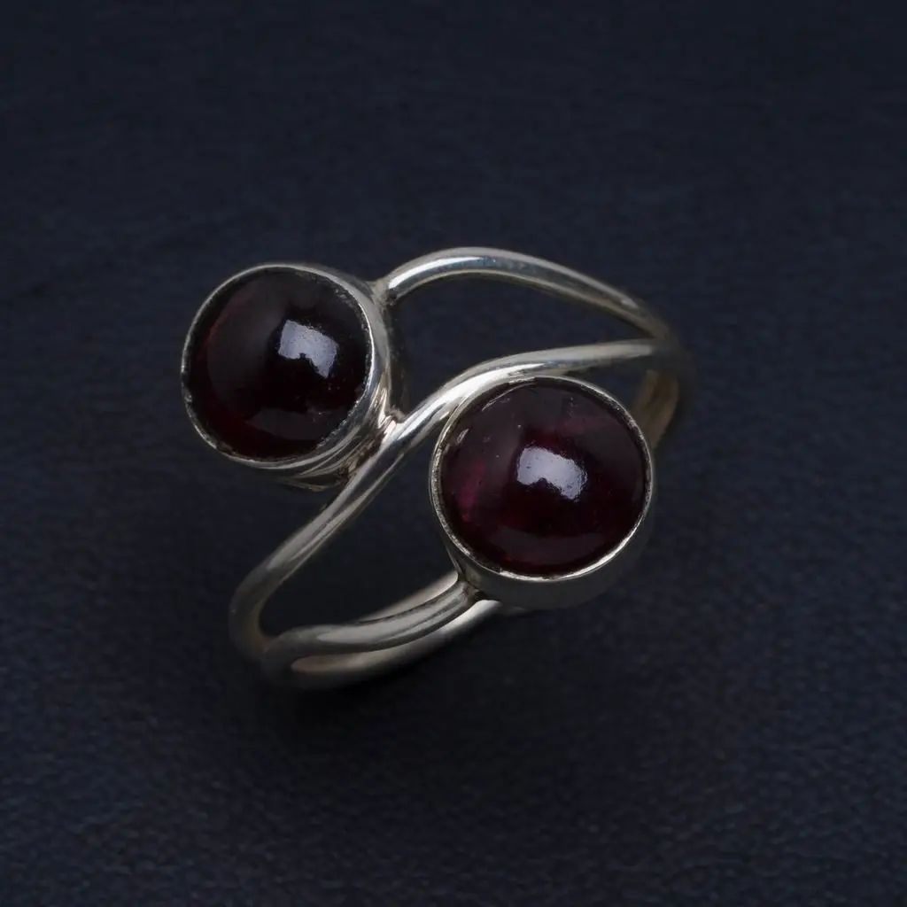 Кольцо из серебра 925 пробы с натуральным драгоценным камнями уникальный дизайн