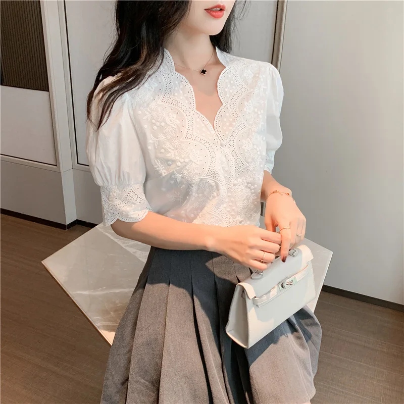

White chiffon shirt fashion trend women spring and summer 2021 new temperament v-neck hollow lace top