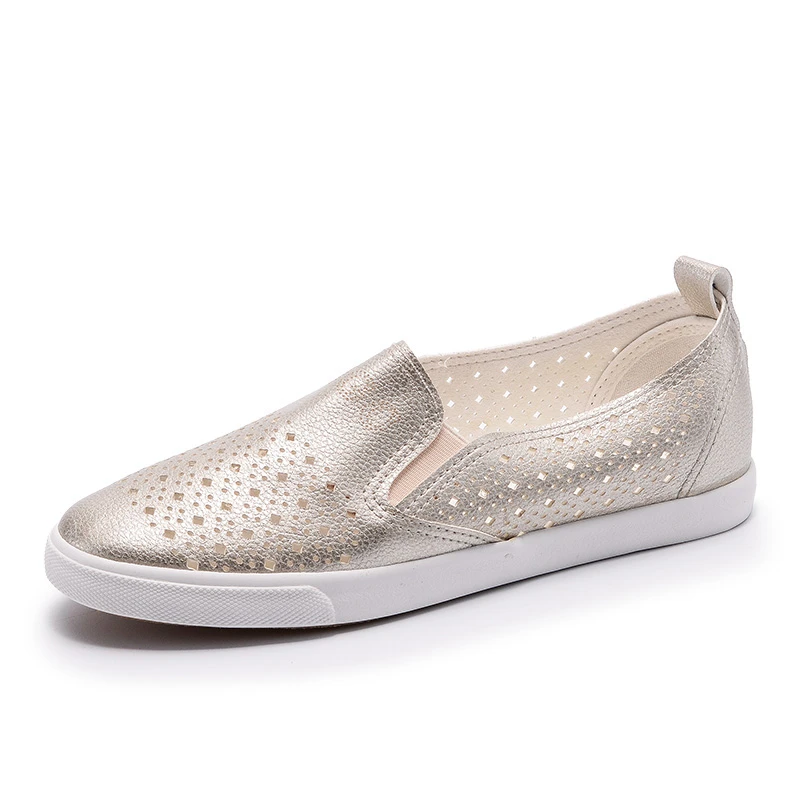 Женские кожаные кроссовки с перфорацией без шнуровки на плоской