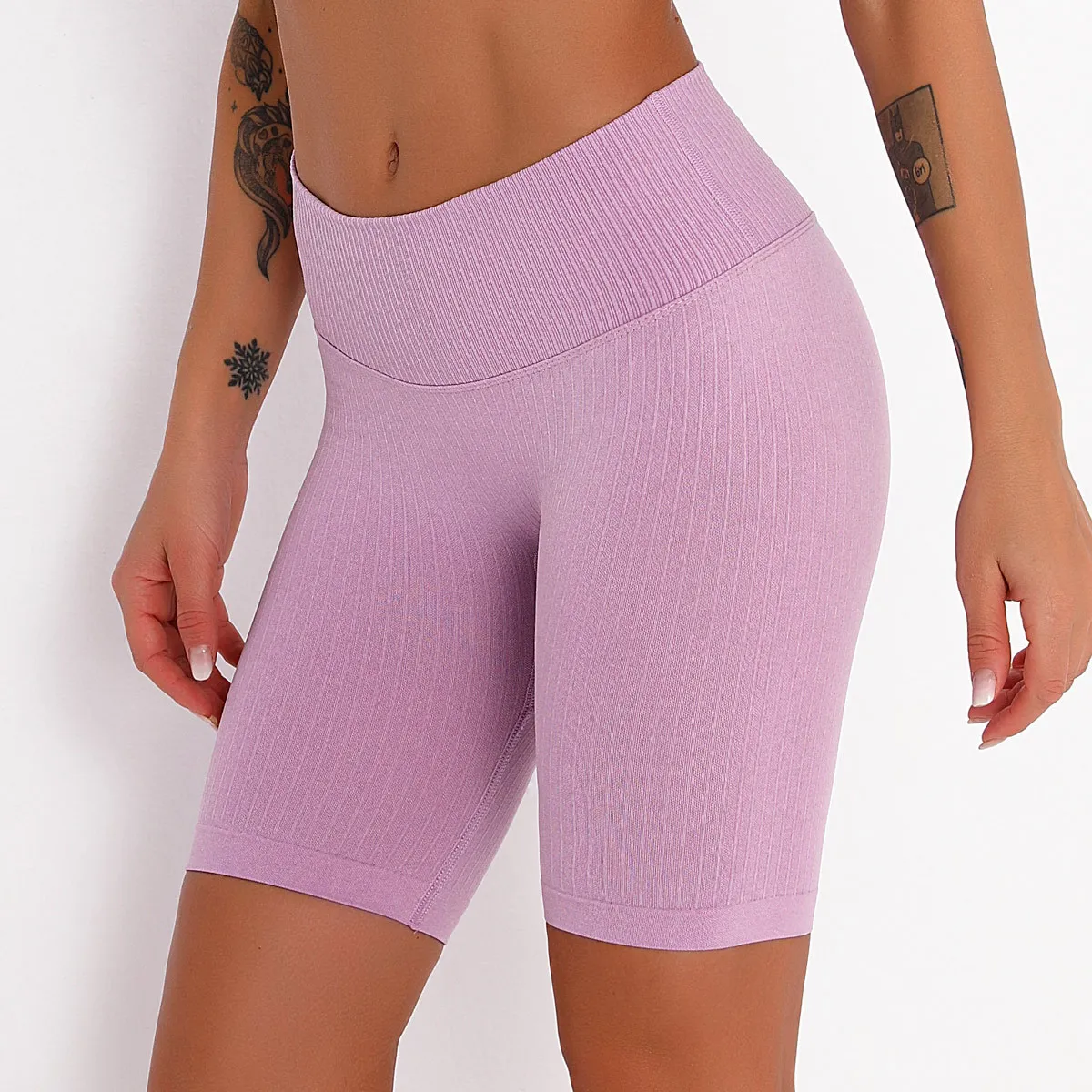 

New seamless striped moisture-absorbing sports five-point leggings stretch hip-lifting running fitness yoga shorts