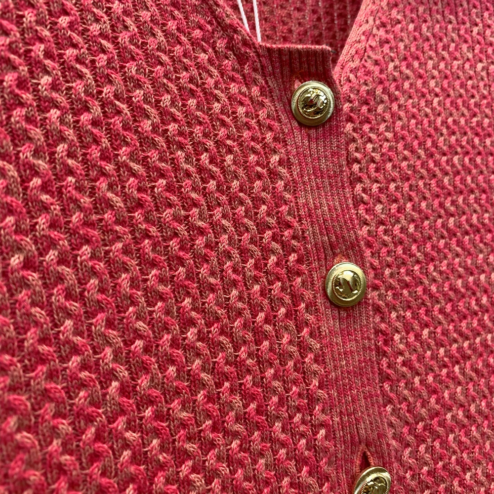 

Fashion Trendy Brand Lapel Knitted Polo Shirt Short Sleeve Ladies Metal Button T-shirt V-neck Top