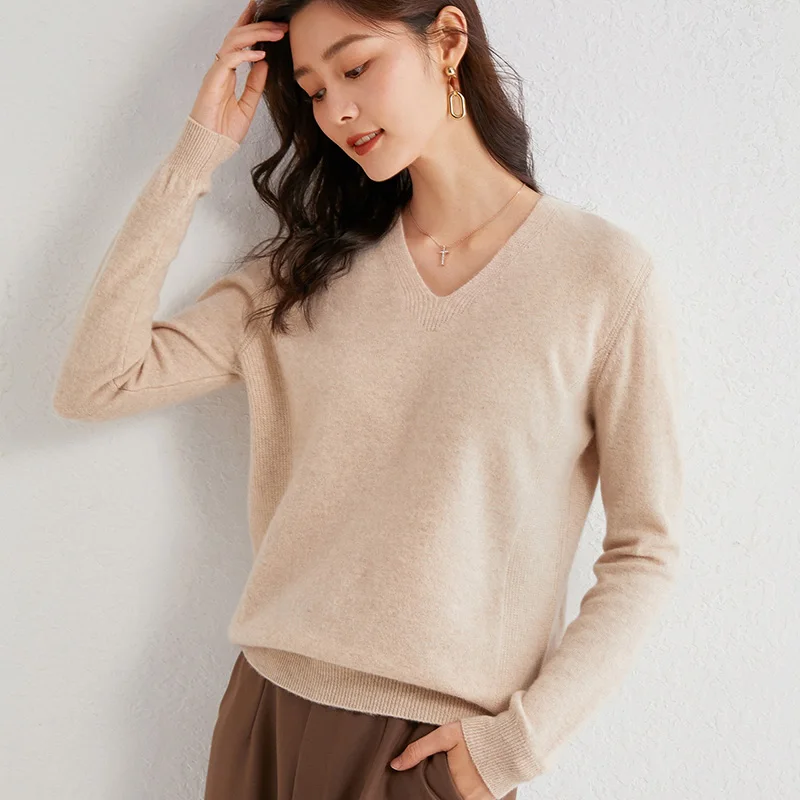 

2020 Autumn And Winter New Solid color Pullover Sweater Warmth Fashion Knitted V- Neck Ladies Sweater