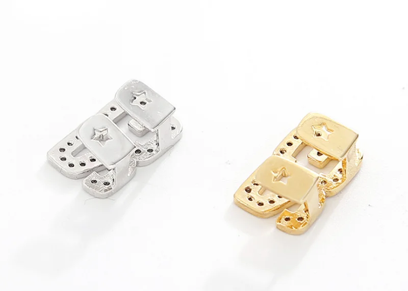 Декоративные коронки для зубов в стиле хип-хоп с фианитами |