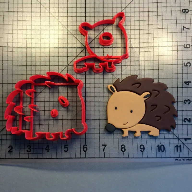 Детский праздничный торт с фонданом украшения идея милые животные в виде Ёжика 3D