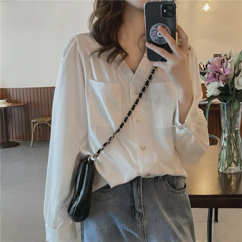 

2021 New Arrival Spring/autumn Women Loose Big Pockets Single Breasted Blouse All-matched V-neck Long Sleeve Casual Shirts W664