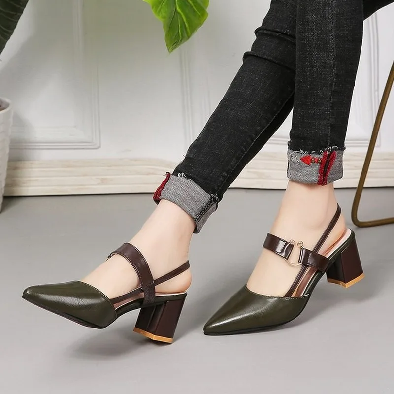

2020 Sandals Women's Summer New Pointy Chunky Sandals Large Size Women's Fashion Woman Shoes