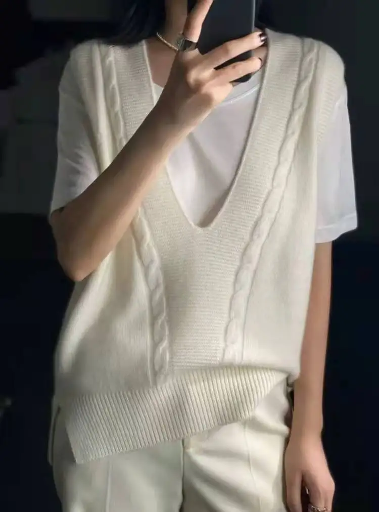 

Spring, autumn and winter knitted twist braid ladies wool vest exquisite casual women's V-neck sweater vest retro jacket new2021