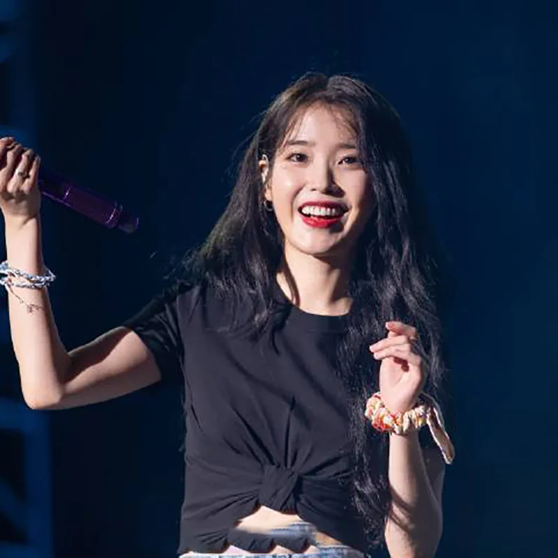 Женская футболка с коротким подолом kpop IU Lee Ji Eun черная узелком и синие свободные