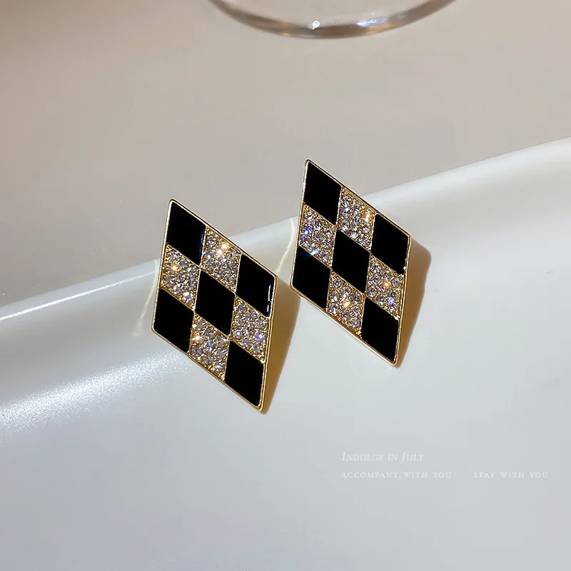 

Geometric Diamond-studded Diamond S925 Silver Needle Stud Earrings High-end All-match Temperament Retro Fashion Earrings Women