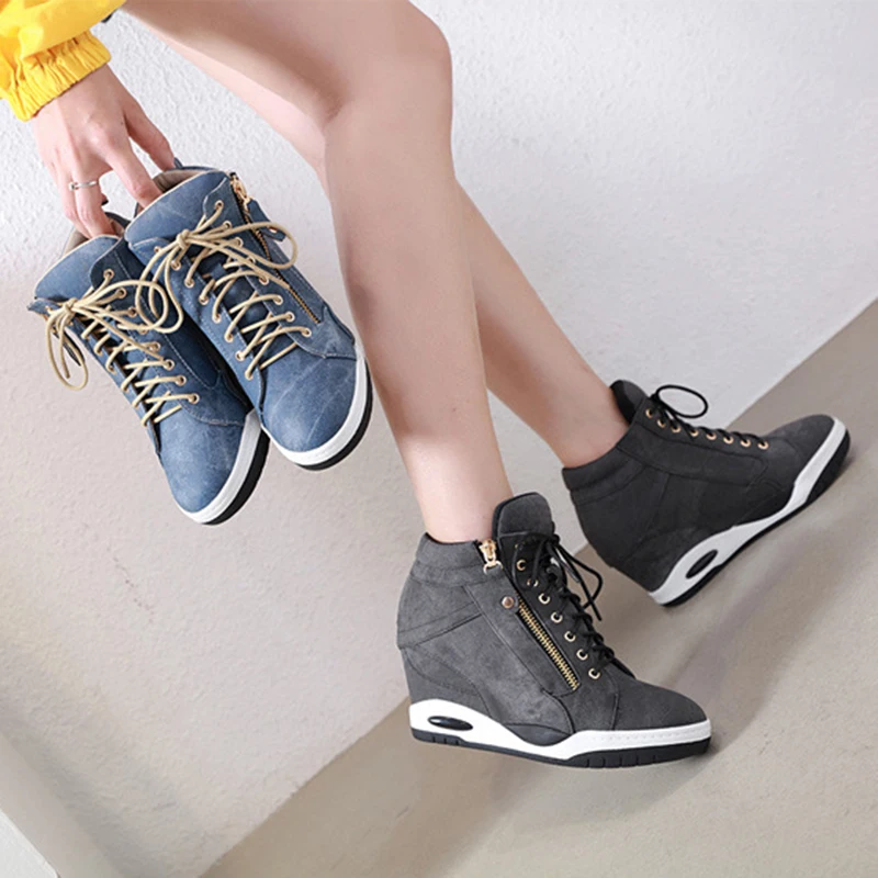 Женские джинсовые Ботильоны на танкетке осенние полусапожки с боковой молнией и