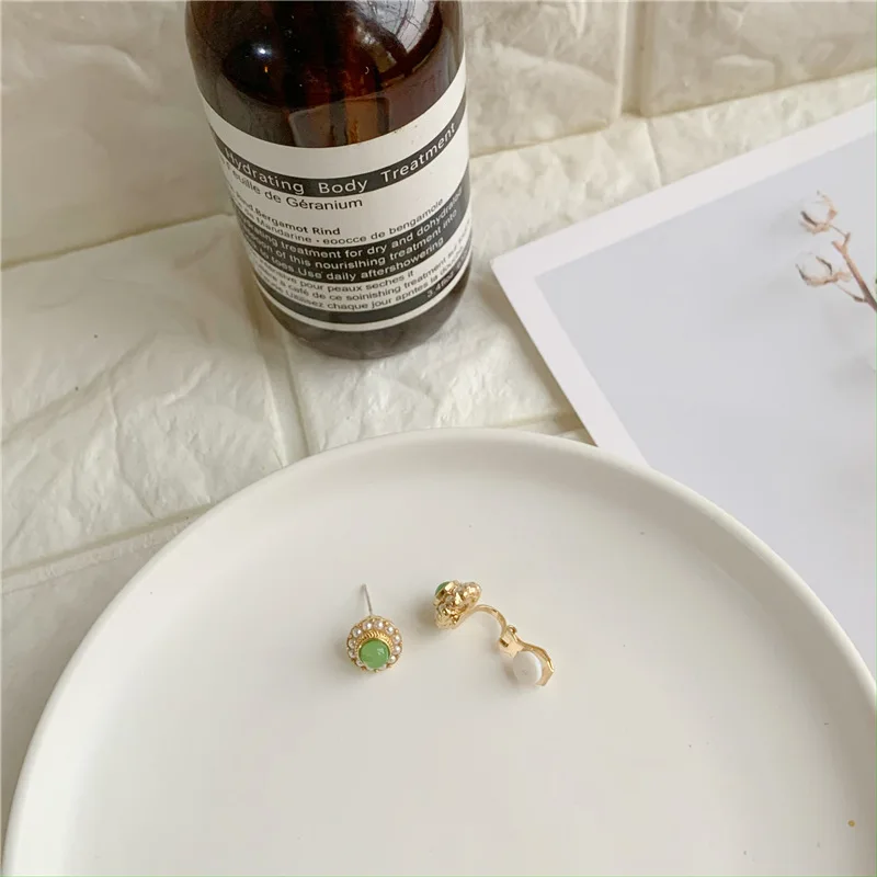 

S925 Silver Needle Korean Personality Wild Opal Simulation Pearl Earrings Fashion Retro Temperament Ear Jewdry