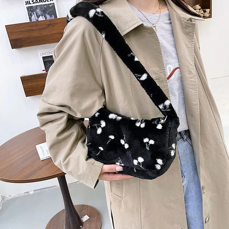 

Female Winter Plush Shoulder Bag Ladies Warm Fluffy Cherry Print Tote Bag Soft Faux Fur Women Handbag Simple Girl Underarm Bag