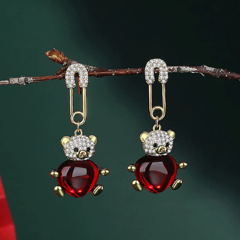 

Cute Bear Dangle Earrings Safety Pin Shape Ruby Red Stone Ear Studs Eardrop Creative Design Birthday Christmas Gift for Women