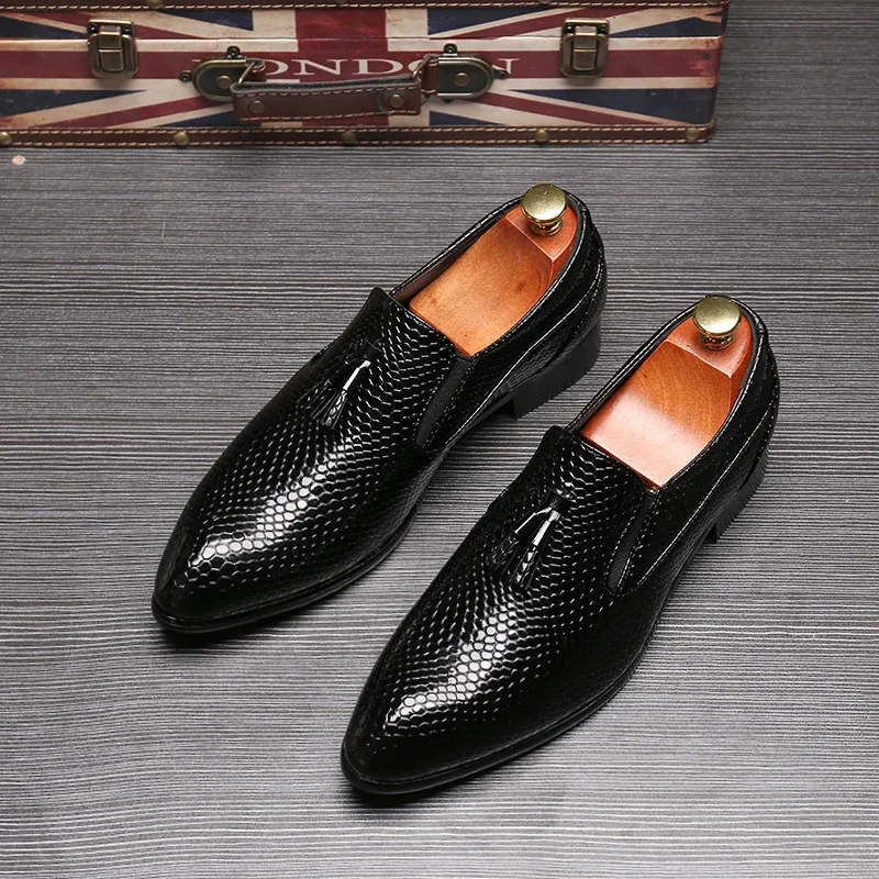 Высокое качество повседневные лоферы Мужские модельные остроконечные кожаные