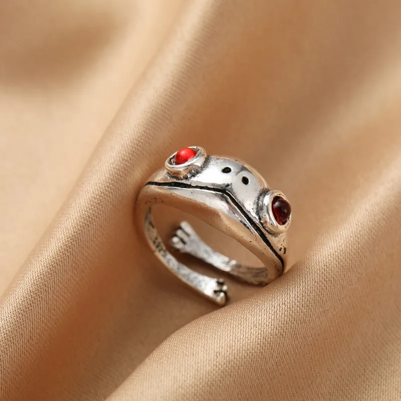 

2021 Women Jewelry New Frog Garnet Opening Adjustable Joint Ring
