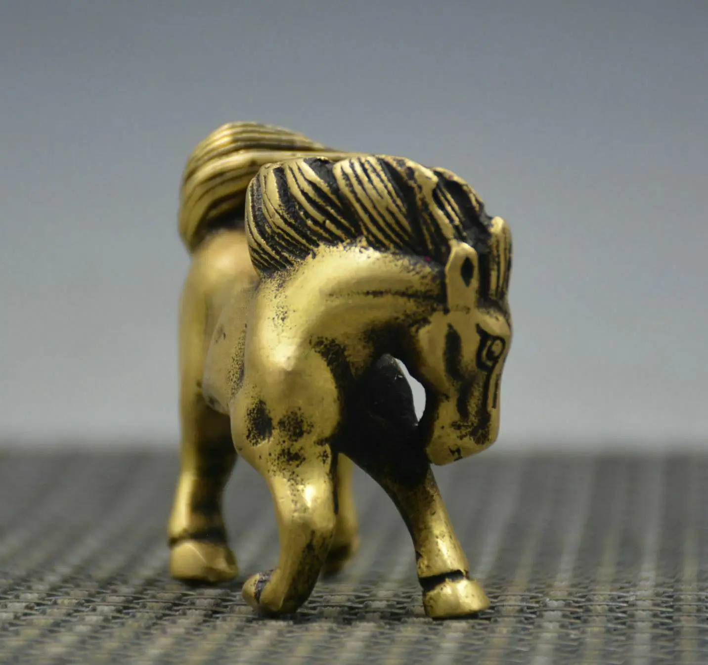 Китайская статуя животного из чистой латуни с резьбой латунная пони лошади