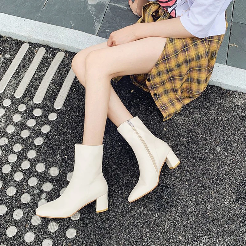 Женские ботинки на толстой подошве с боковой молнией в британском стиле каблуке