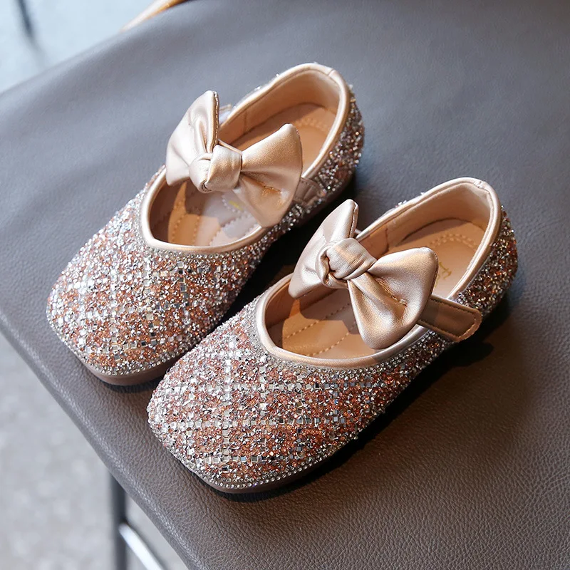 

Girl Princess Shoes Summer 2021 New Kids Crystal Shoes Girls Sandals Rhinestone Big Bow Desgin Flat Heels Size 21-30