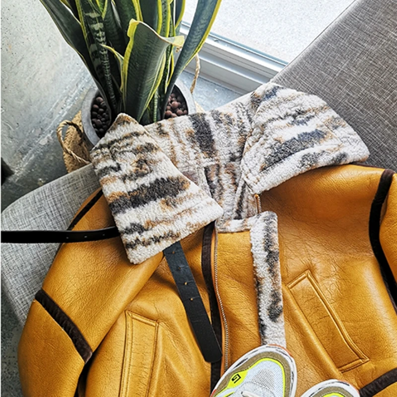 

Warm women's winter motorcycle velvet jacket female short lapels fur thick Korean version Yellow jacket 2019 bomber jacket