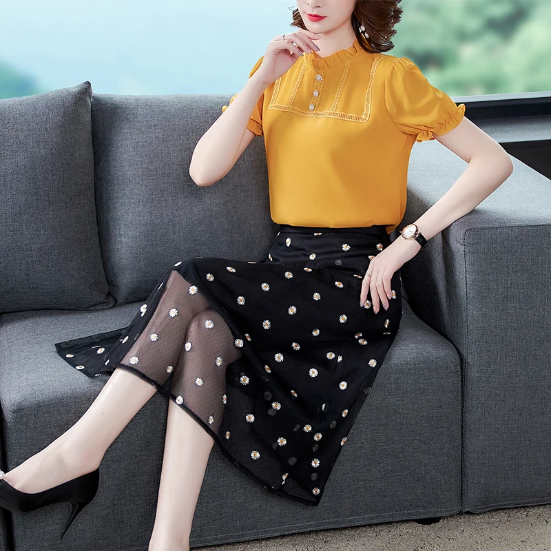 2021 в Корейском стиле черного цвета с принтом виде ромашек шифоновое платье миди