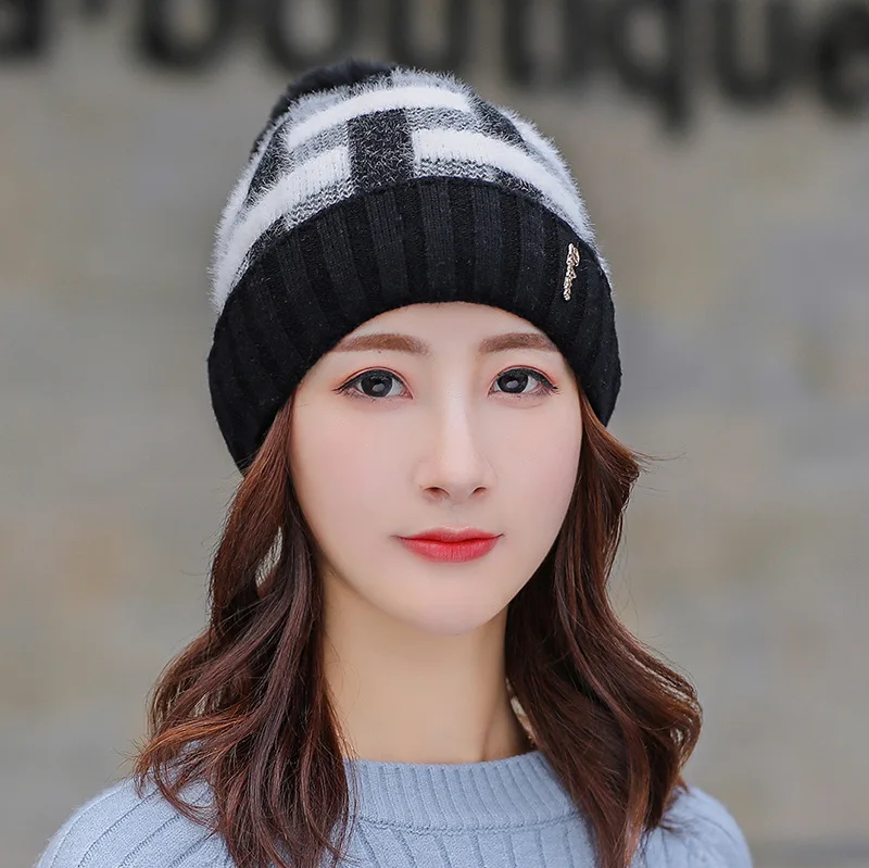 Зимняя шапка из натурального меха енота с помпоном женский элегантный шерстяной