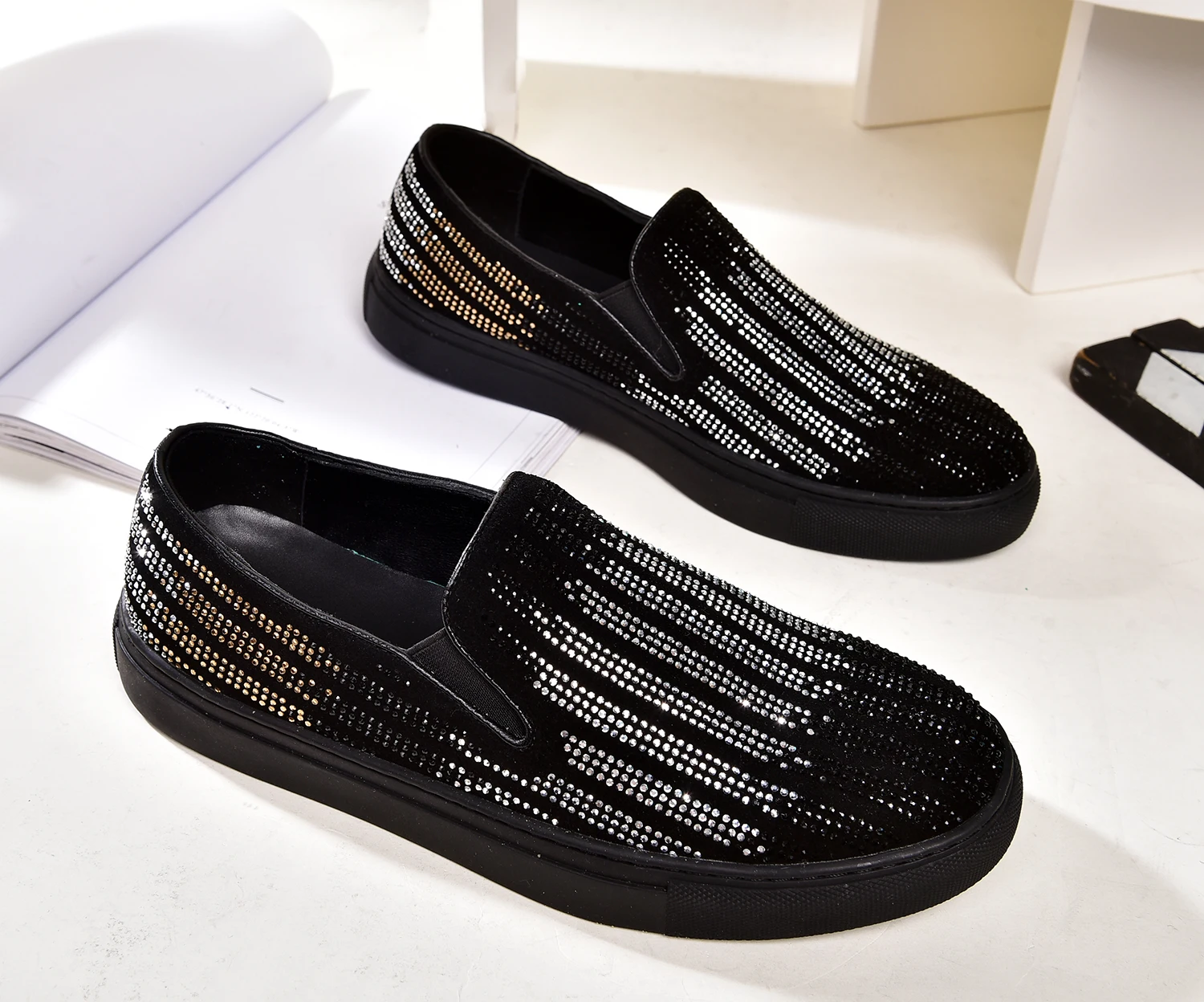 

Luxury Rhinestone Shoes Men Loafers Handmade Italian Designer Metal Slip On Boat Shoes Casual Genuine leather Dress for Men38-45