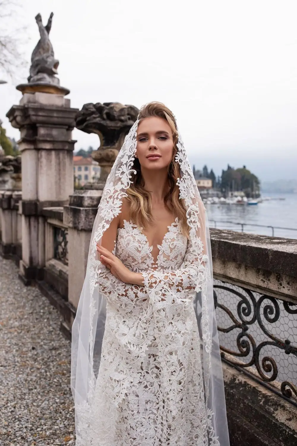 Женское свадебное платье с юбкой годе кружевное расклешенными рукавами открытой