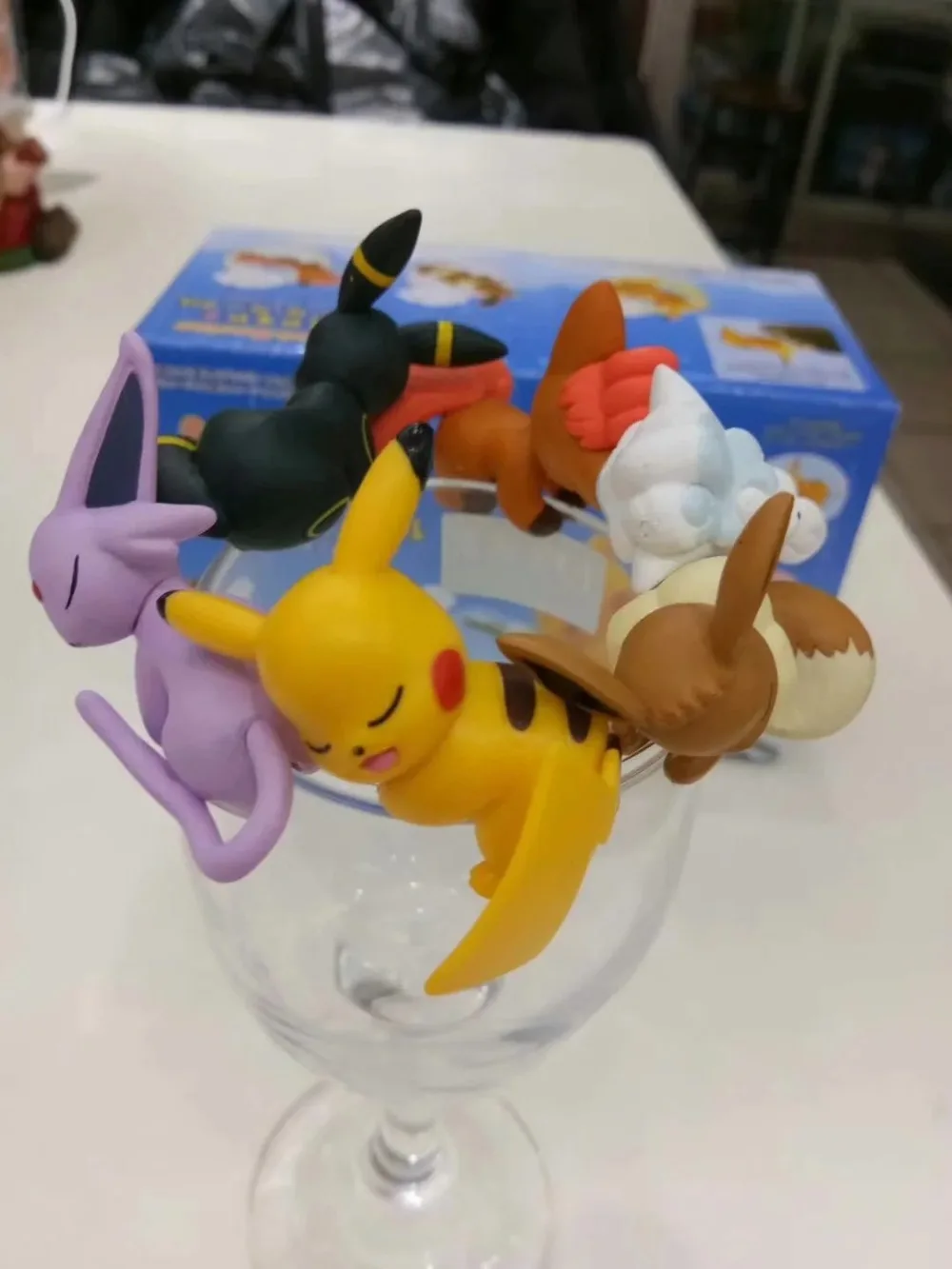 

Original figures 6Pieces/Set On The Cable Or Teacup Pkchu Anime Action Toy Figures Model Toy Car Decoration Toy