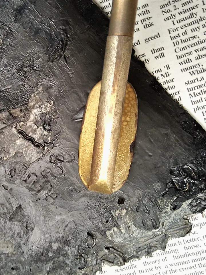 

Flat iron for automobile bumper repair and hot stapler for plastic welding